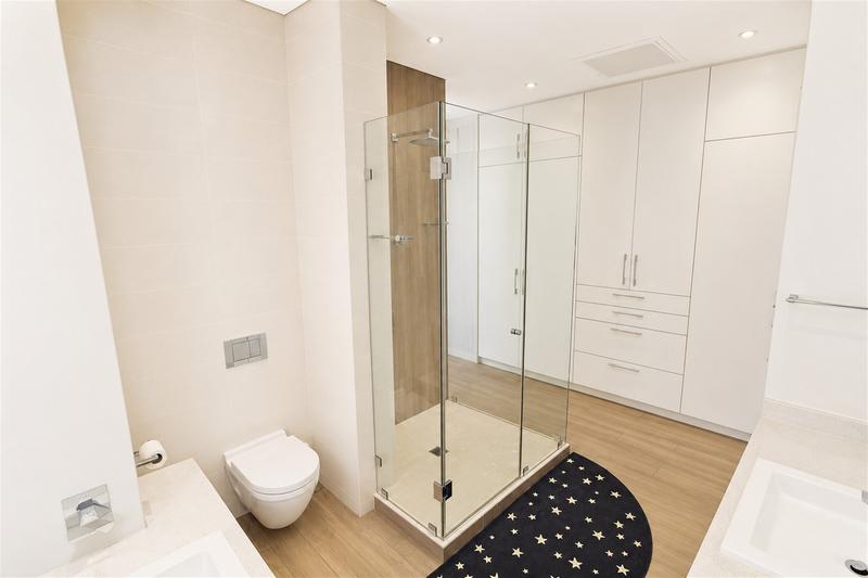 4 Bedroom Property for Sale in Senderwood Gauteng