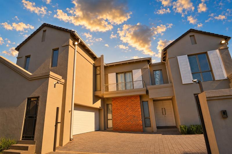 4 Bedroom Property for Sale in Senderwood Gauteng