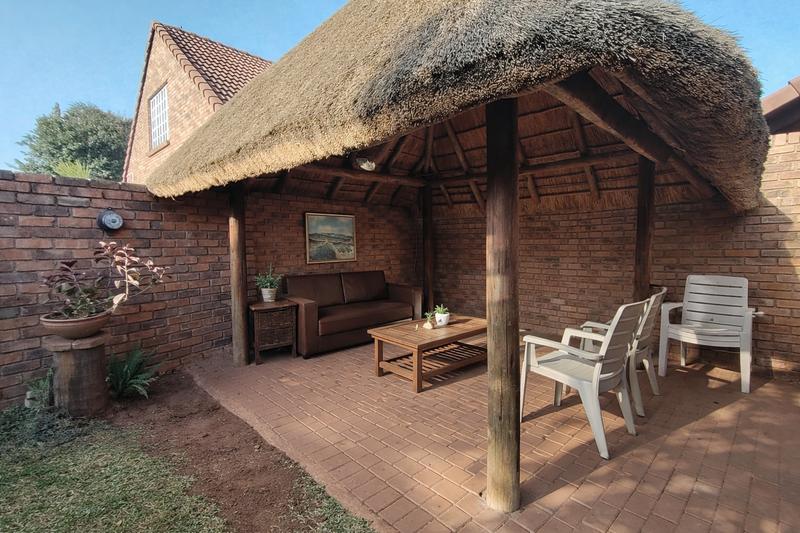 To Let 2 Bedroom Property for Rent in Die Hoewes Gauteng