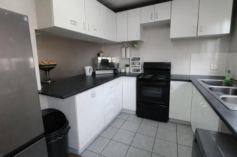 To Let 2 Bedroom Property for Rent in Die Hoewes Gauteng