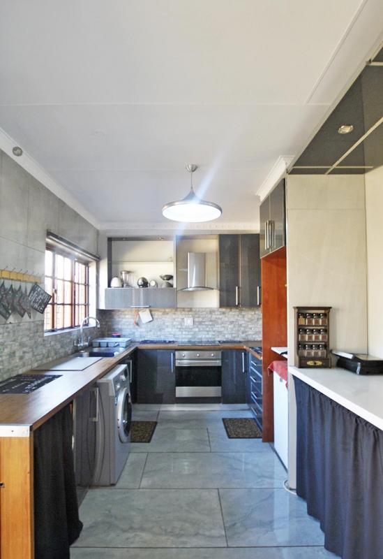 3 Bedroom Property for Sale in New Market Gauteng