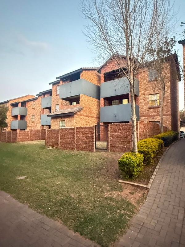 2 Bedroom Property for Sale in Erand Gardens Gauteng