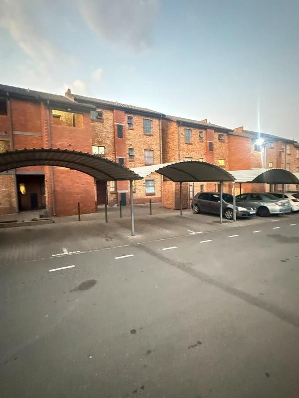 2 Bedroom Property for Sale in Erand Gardens Gauteng