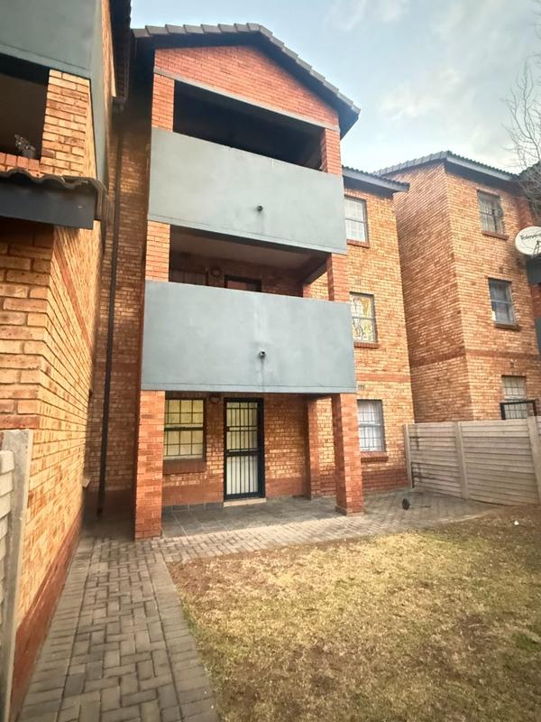 2 Bedroom Property for Sale in Erand Gardens Gauteng