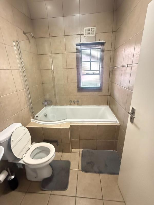 2 Bedroom Property for Sale in Erand Gardens Gauteng