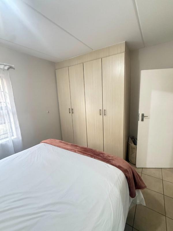 2 Bedroom Property for Sale in Erand Gardens Gauteng
