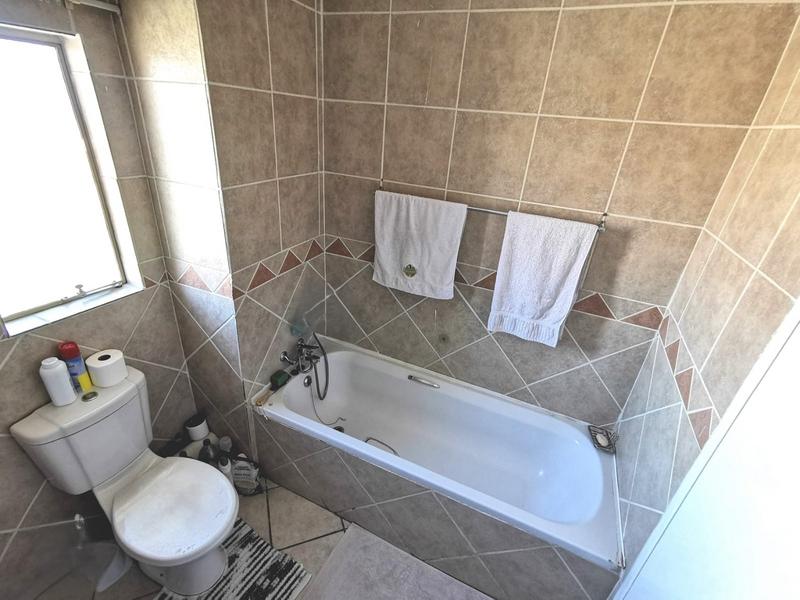 2 Bedroom Property for Sale in Halfway Gardens Gauteng