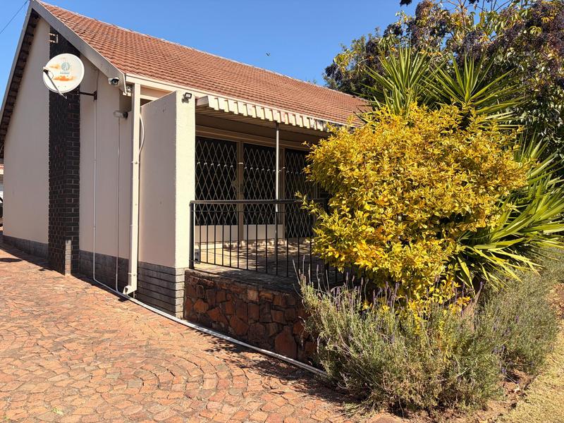 To Let 3 Bedroom Property for Rent in Alphen Park Gauteng
