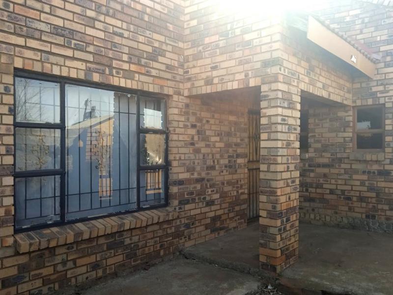 4 Bedroom Property for Sale in Slovoville Gauteng