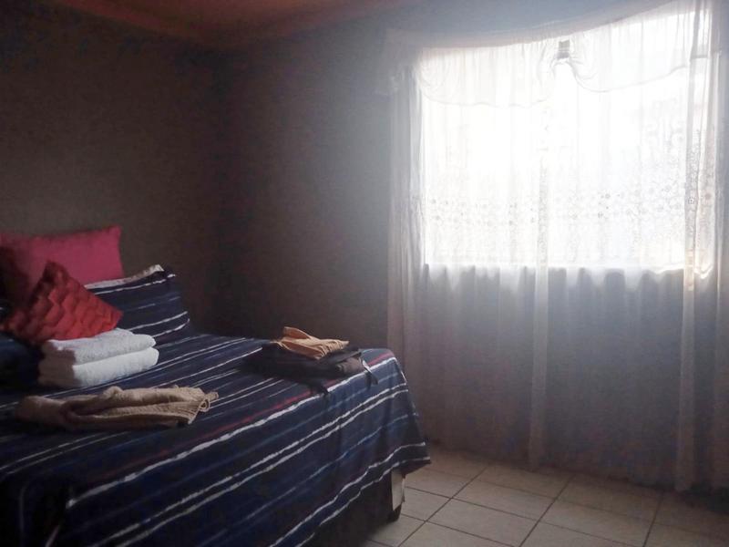 4 Bedroom Property for Sale in Slovoville Gauteng