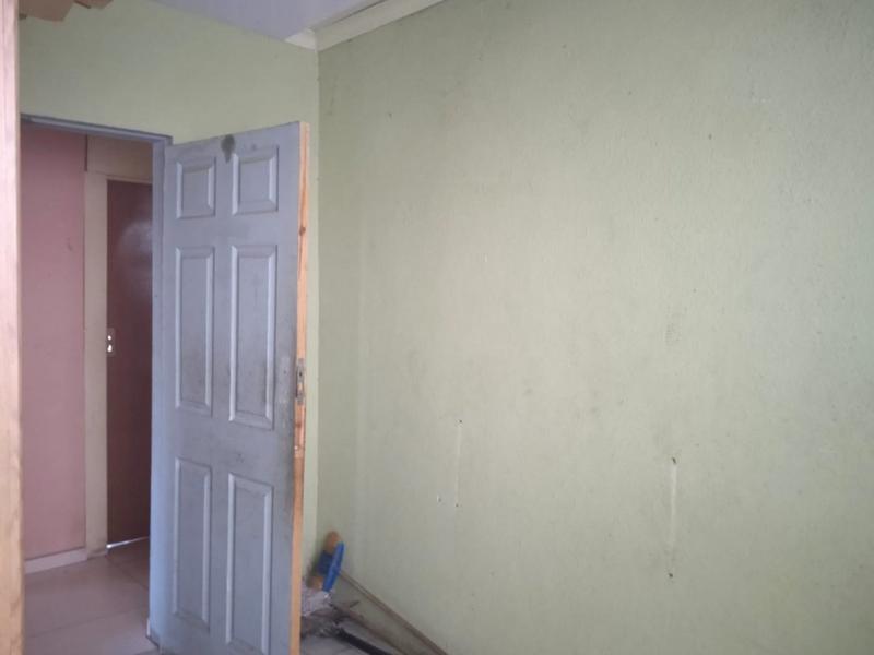 4 Bedroom Property for Sale in Slovoville Gauteng