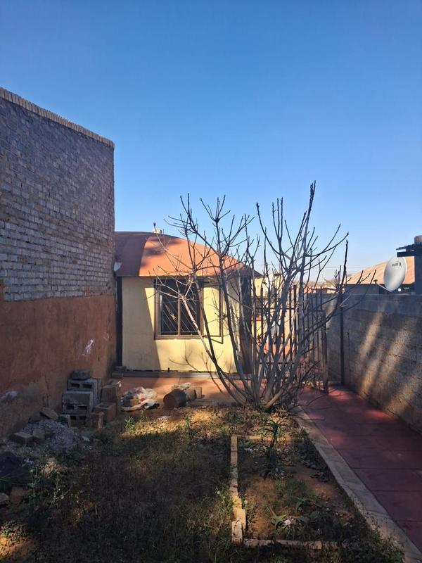 1 Bedroom Property for Sale in Jabavu Gauteng