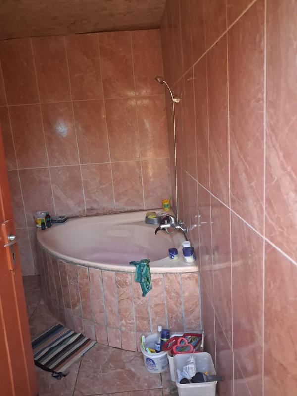 1 Bedroom Property for Sale in Jabavu Gauteng