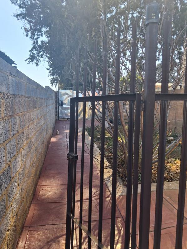 1 Bedroom Property for Sale in Jabavu Gauteng