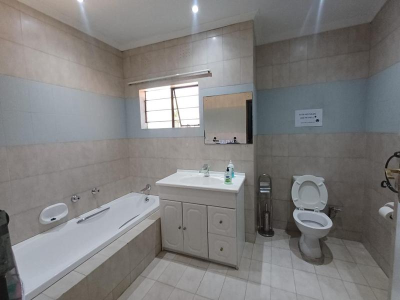 To Let 3 Bedroom Property for Rent in Glenvista Gauteng