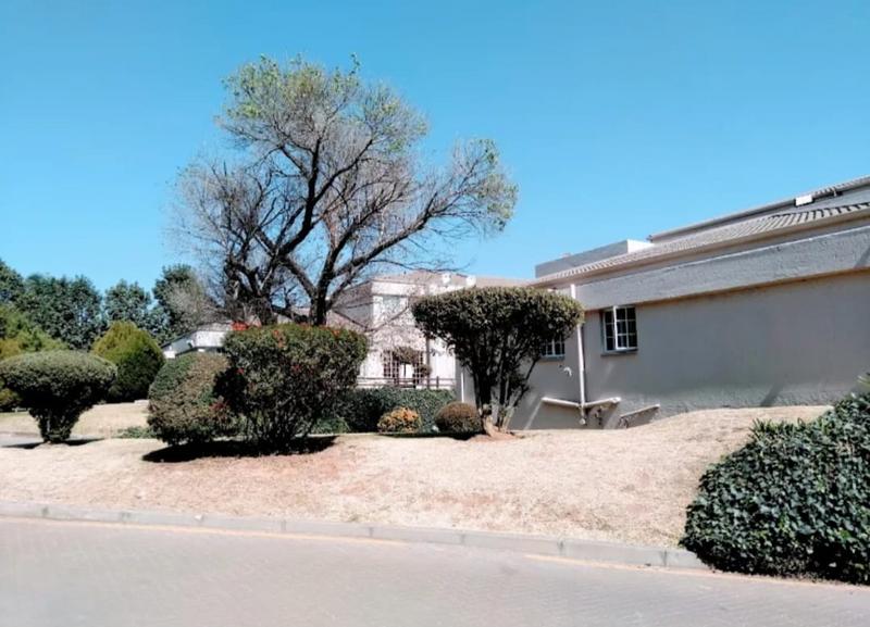 1 Bedroom Property for Sale in Bedfordview Gauteng