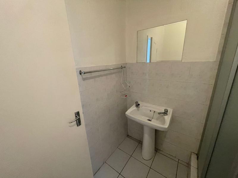 1 Bedroom Property for Sale in Bedfordview Gauteng