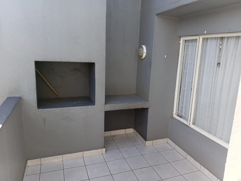 2 Bedroom Property for Sale in Mulbarton Gauteng