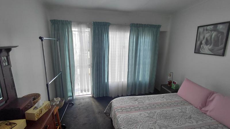 2 Bedroom Property for Sale in Mulbarton Gauteng