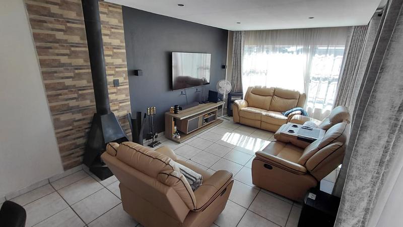 3 Bedroom Property for Sale in Roseacre Gauteng