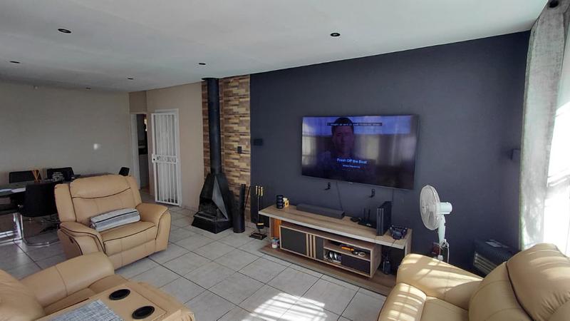 3 Bedroom Property for Sale in Roseacre Gauteng