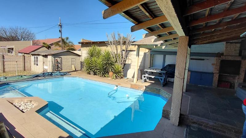3 Bedroom Property for Sale in Roseacre Gauteng