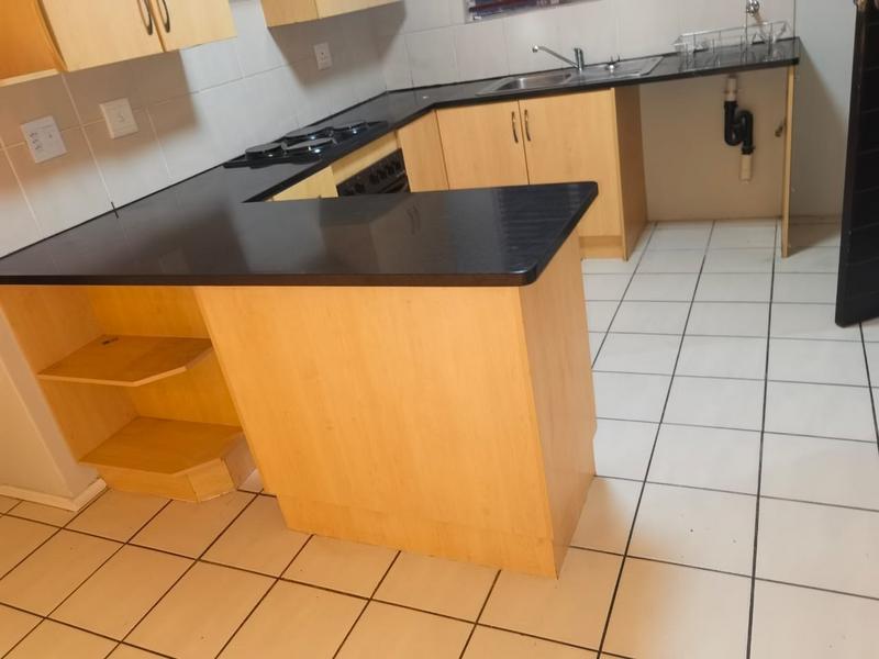 2 Bedroom Property for Sale in Bardene Gauteng