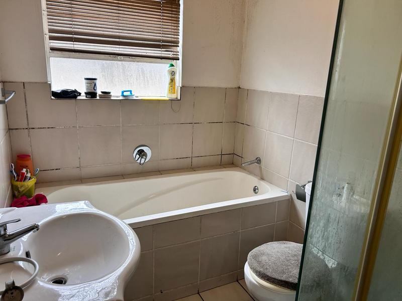 2 Bedroom Property for Sale in Bardene Gauteng