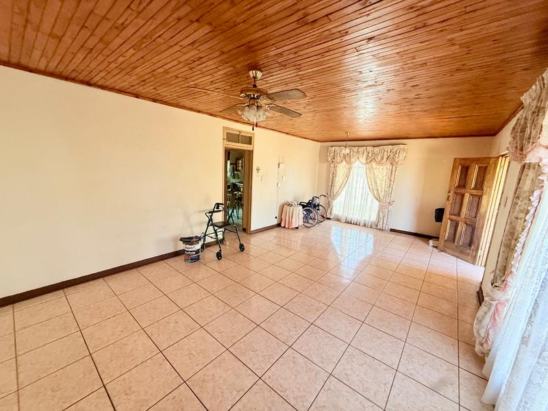 3 Bedroom Property for Sale in Vanderbijlpark CW 5 Gauteng