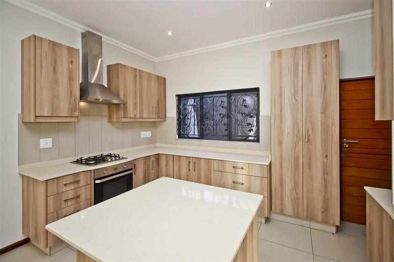 To Let 3 Bedroom Property for Rent in Emmarentia Gauteng