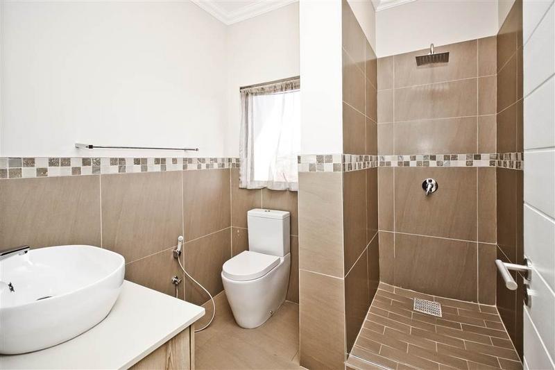 To Let 3 Bedroom Property for Rent in Emmarentia Gauteng
