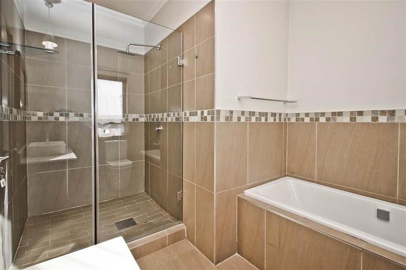 To Let 3 Bedroom Property for Rent in Emmarentia Gauteng