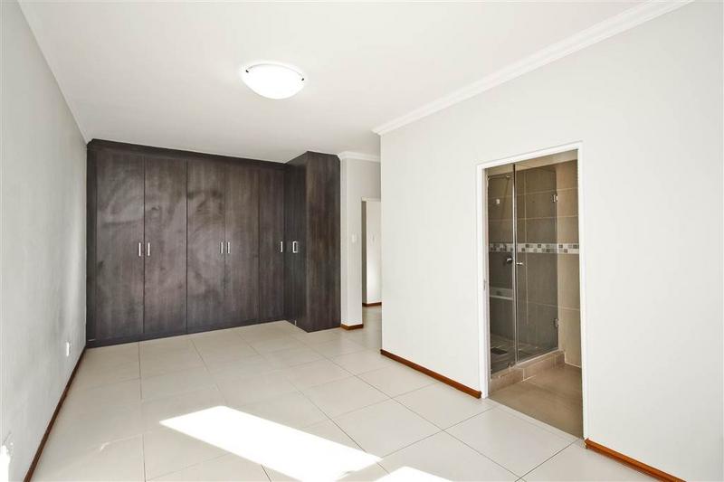 To Let 3 Bedroom Property for Rent in Emmarentia Gauteng