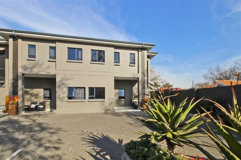 To Let 3 Bedroom Property for Rent in Emmarentia Gauteng