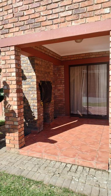 2 Bedroom Property for Sale in Edleen Gauteng
