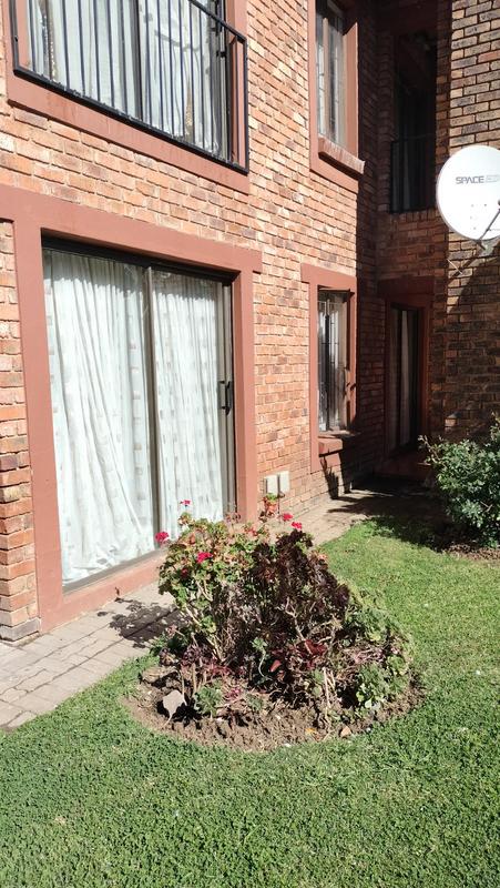 2 Bedroom Property for Sale in Edleen Gauteng