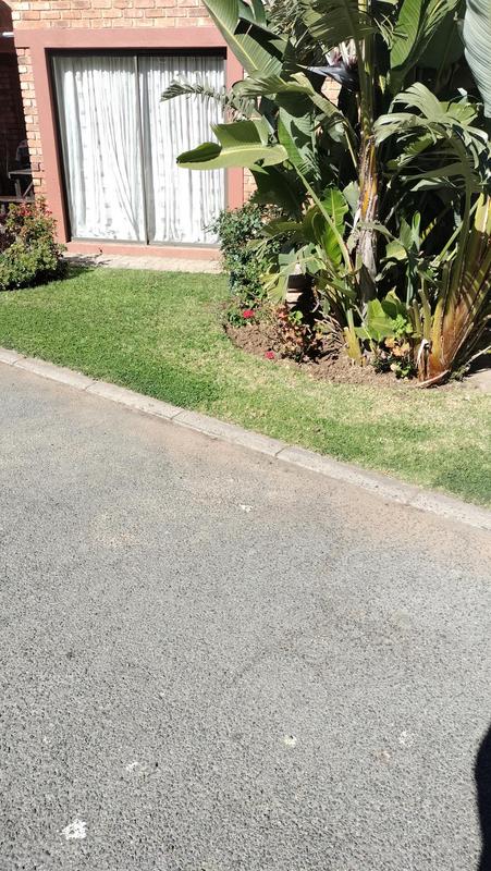 2 Bedroom Property for Sale in Edleen Gauteng