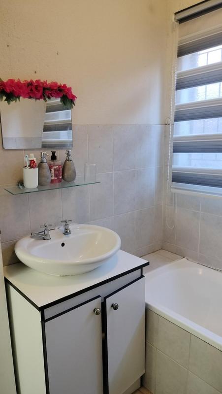 2 Bedroom Property for Sale in Edleen Gauteng