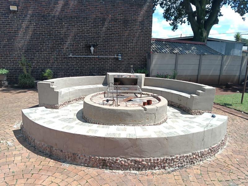 To Let 4 Bedroom Property for Rent in Strubenvale Gauteng