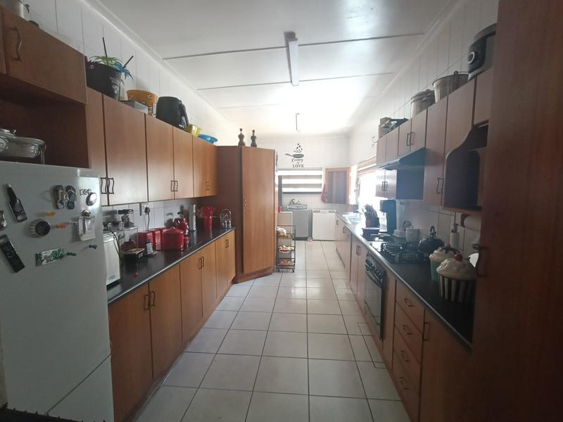 To Let 4 Bedroom Property for Rent in Strubenvale Gauteng