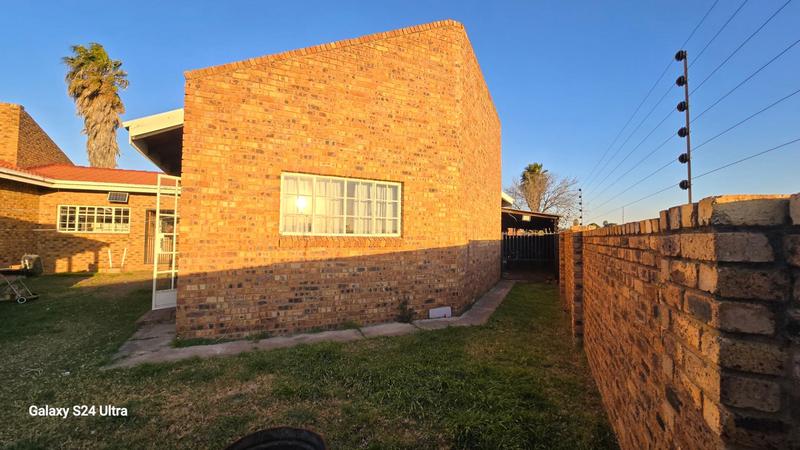 6 Bedroom Property for Sale in Elspark Gauteng