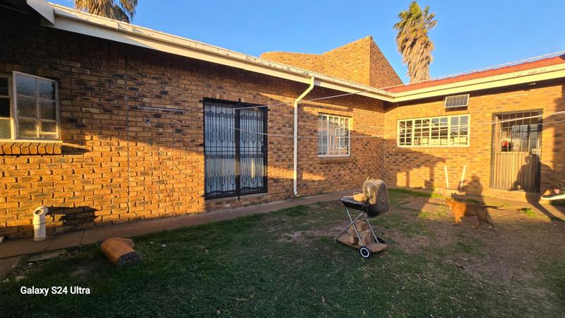 6 Bedroom Property for Sale in Elspark Gauteng