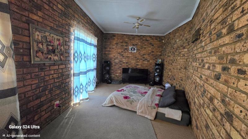 6 Bedroom Property for Sale in Elspark Gauteng