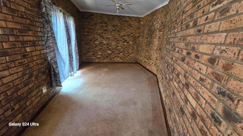 6 Bedroom Property for Sale in Elspark Gauteng