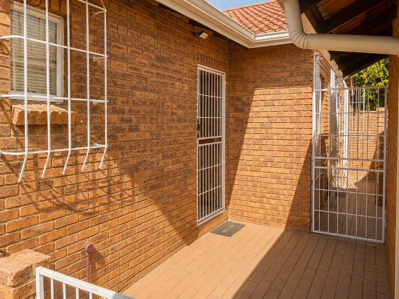 3 Bedroom Property for Sale in Eldoraigne Gauteng