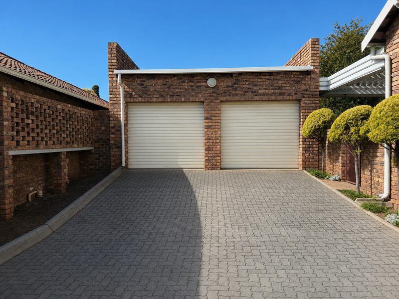 3 Bedroom Property for Sale in Eldoraigne Gauteng