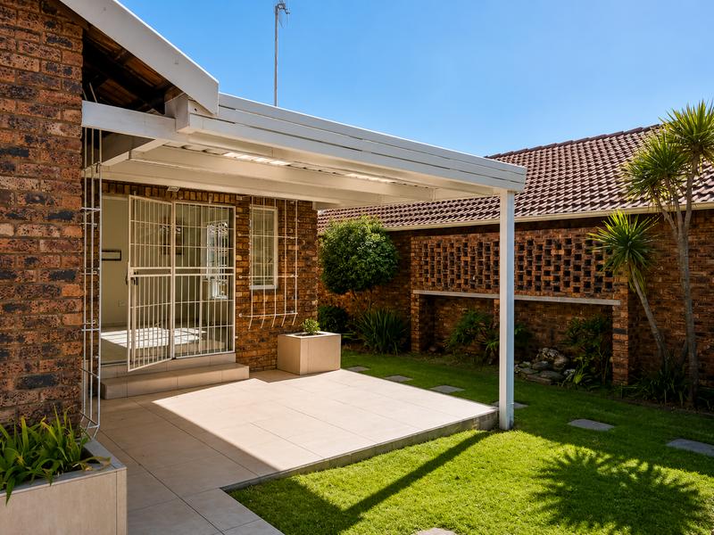 3 Bedroom Property for Sale in Eldoraigne Gauteng