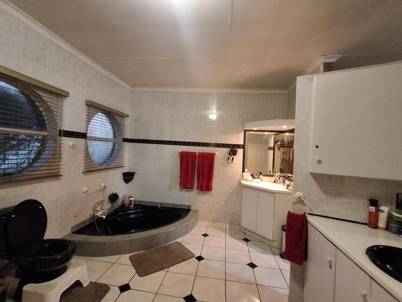 3 Bedroom Property for Sale in Vanderbijlpark SE 4 Gauteng
