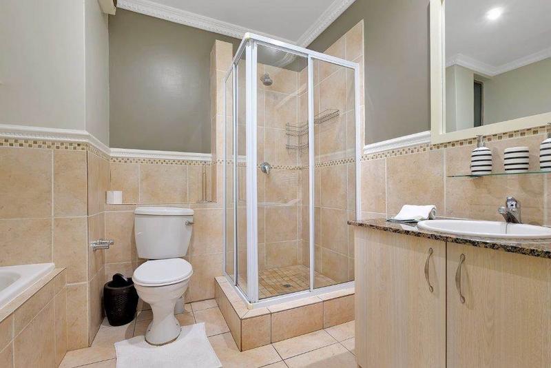 To Let 2 Bedroom Property for Rent in Rivonia Gauteng
