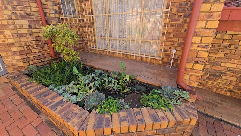2 Bedroom Property for Sale in Amandasig Gauteng